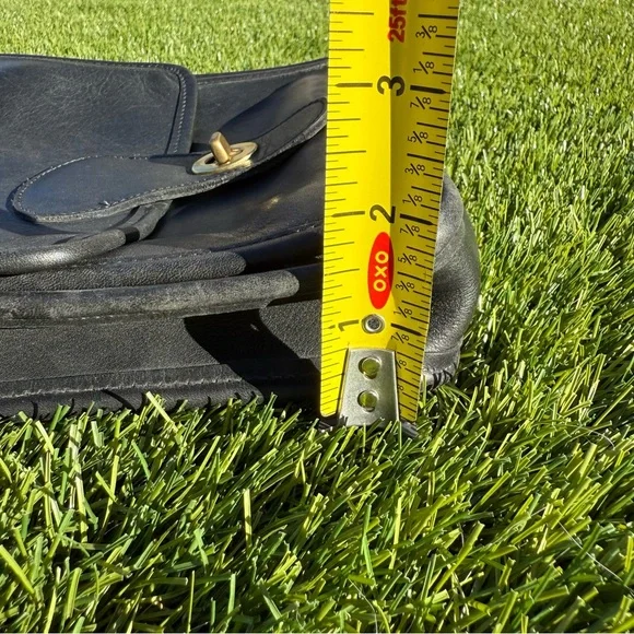 VTG Coach Station Bag 5130 Black Leather Brass Crossbody Satchel 90s USA - Picture 14 of 14